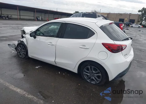 2020 Toyota Yaris Le из США, поврежденный, VIN 3MYDLBJV8LY704747